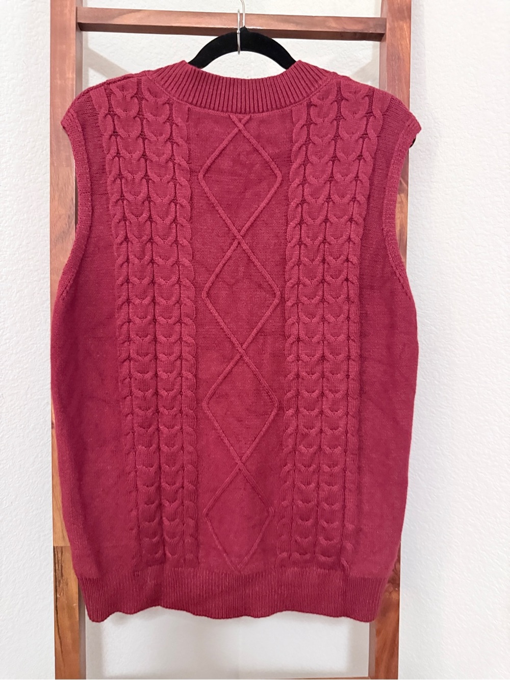 Women's Cable Knit V-Neck Sweater Vest - Rose Red - Picture 3 of 6
